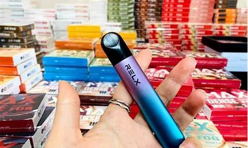 悦刻电子烟闪光灯突出来么(悦刻电子烟灯闪是什么意思)